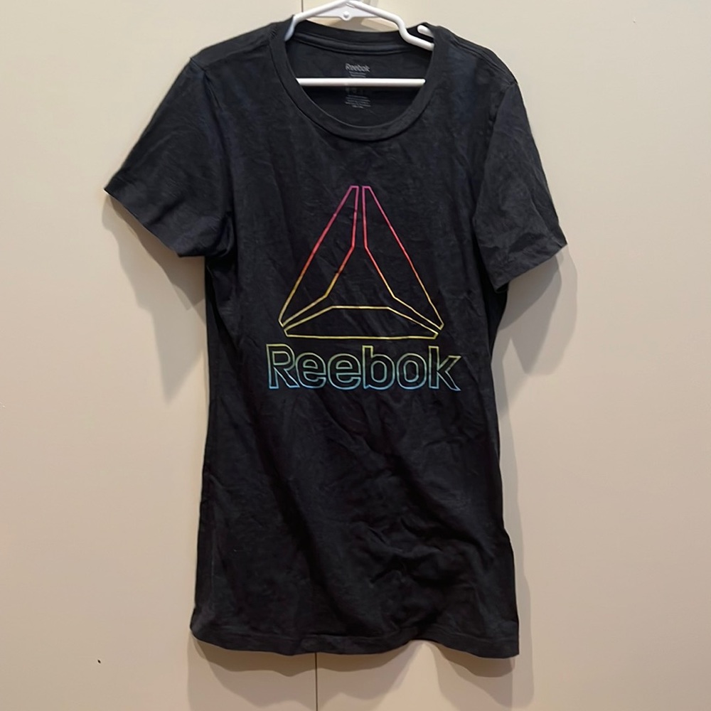 Womens Reebok workout t-shirt. Size Womens XS.